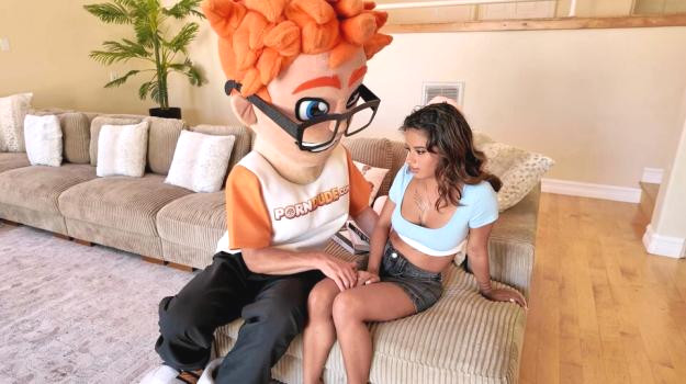 Isabella Jules Unleashes Her Wild Side in Steamy Porn Dude Casting