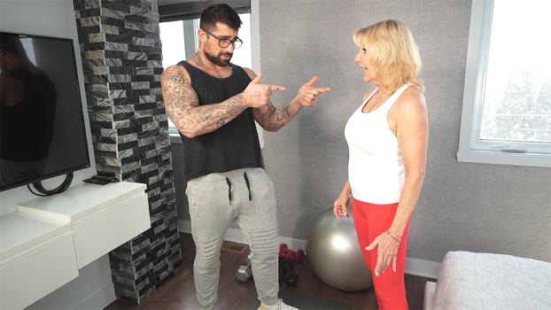 Bianca Fitcougar Shows Off Her Sexy MILF Body With New Trainer