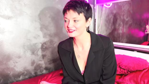 Angel’s Wild Threesome: Montpellier MILF Pushes Her Limits with Two Young Lovers